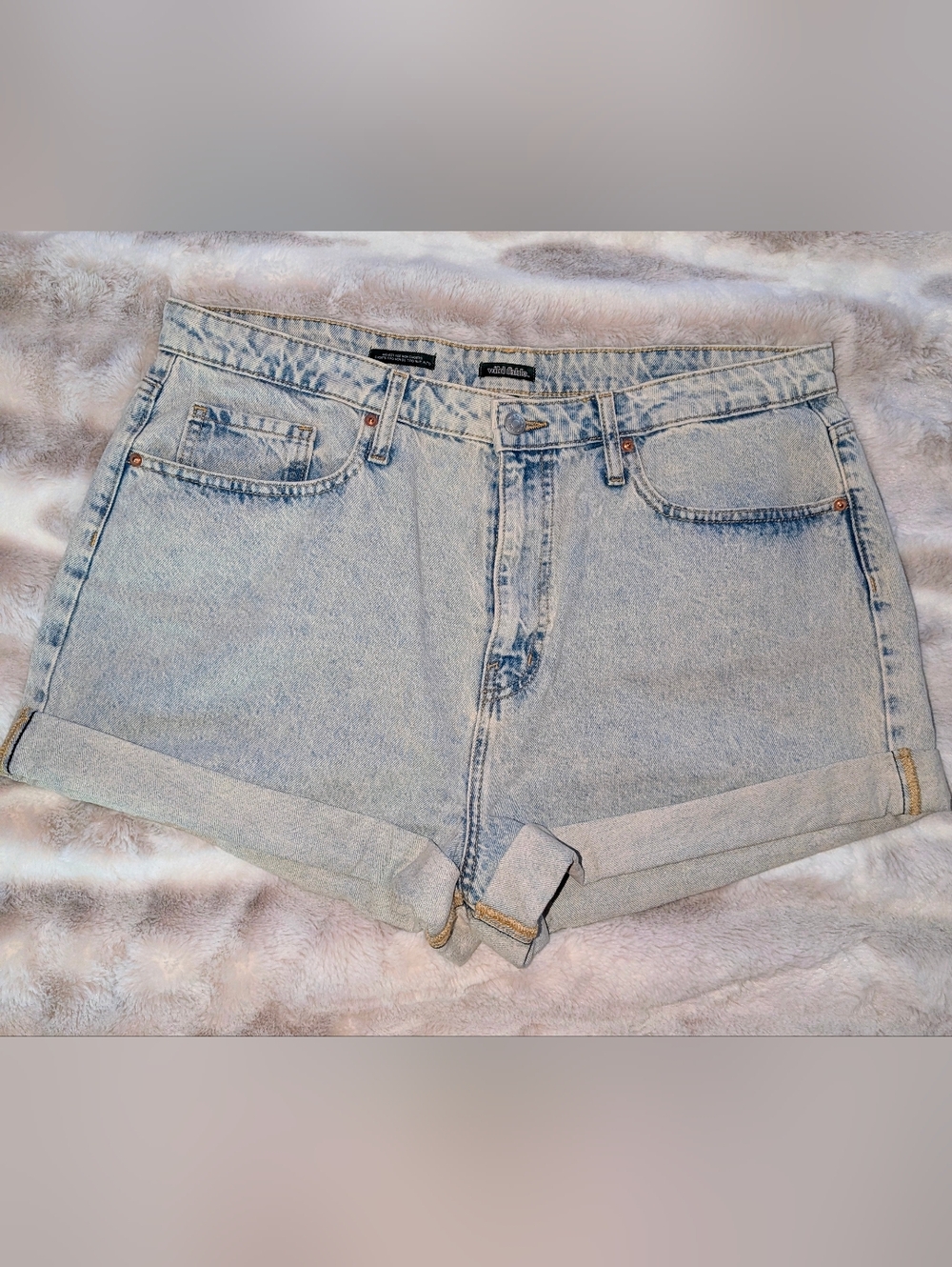 Wild Fable Mom Jean Shorts Size 18 High Rise Light Wash Denim Rolled Hem Cotton